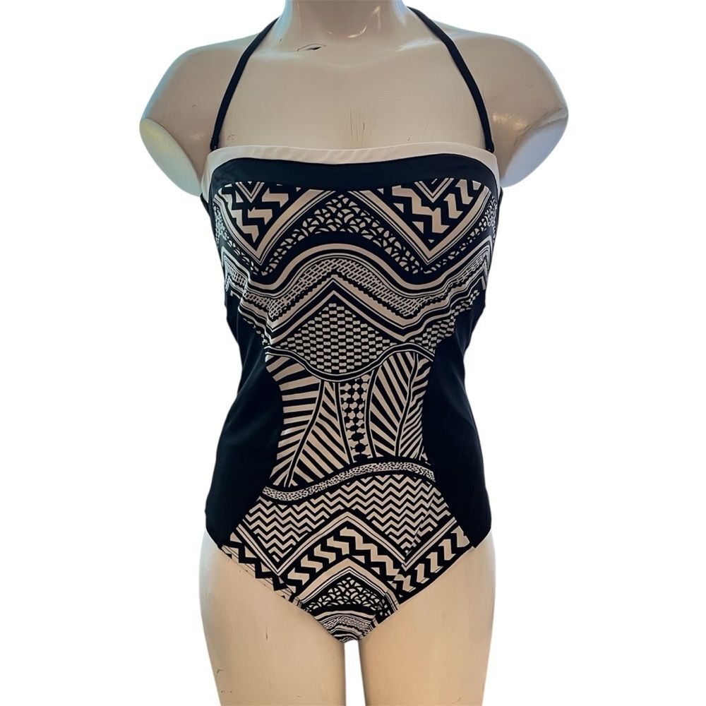 NWT Kenneth Cole One Piece Swimsuit Medium Black & White Geometric Pattern